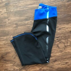 New Balance: Black and blue active Capri